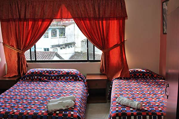 Habitaciones en Hostal Metroturis